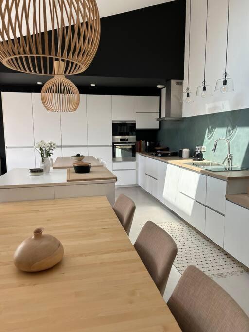 Belle Maison Contemporaine Ampus Esterno foto
